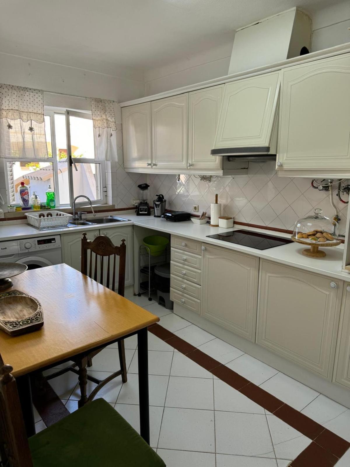 Villa 46 Hostel Lagos Ngoại thất bức ảnh