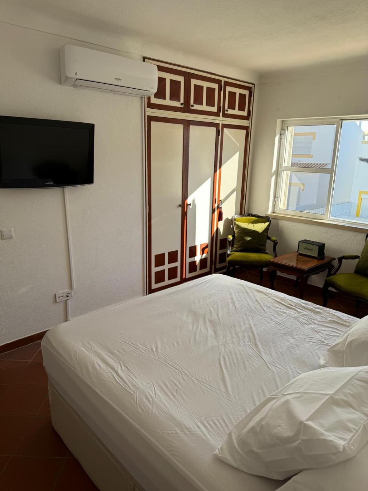 Villa 46 Hostel Lagos Ngoại thất bức ảnh